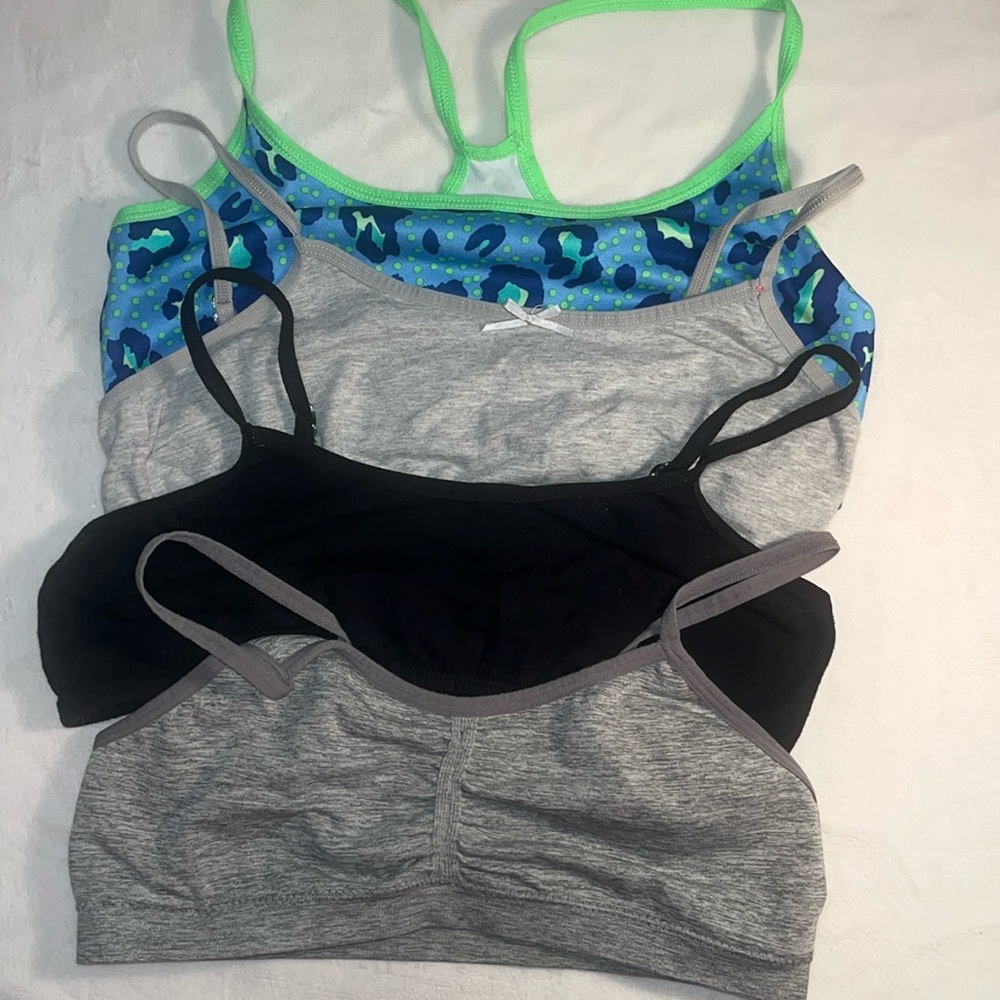 Old Navy, Bodyglove kids sports bra’s (4) like new. SZ XL